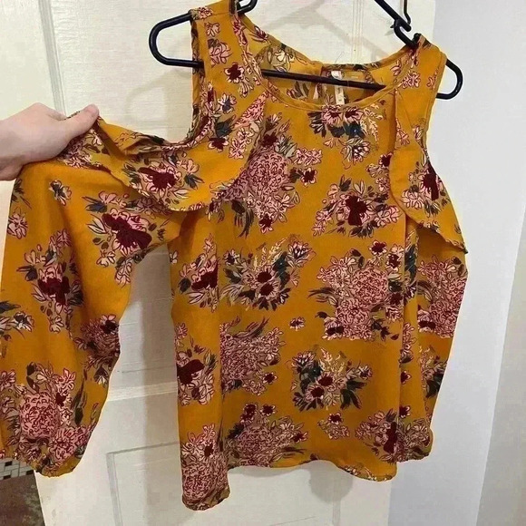 Spring off the shoulder yellow floral blouse womens size medium - Picture 1 of 5